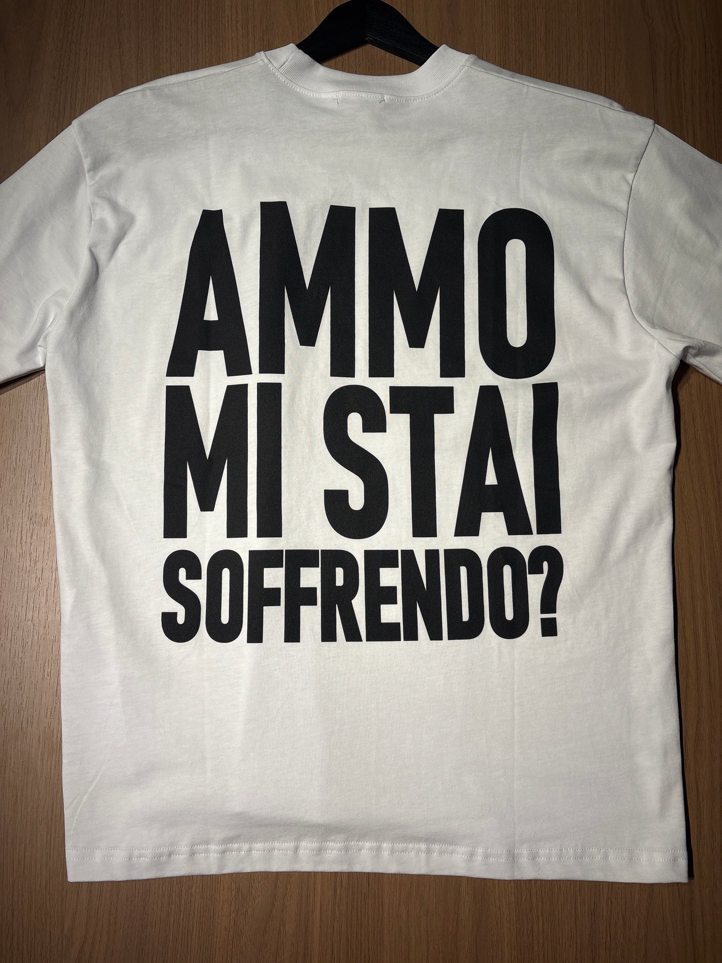T-shirt uomo con scritta “AMMO”