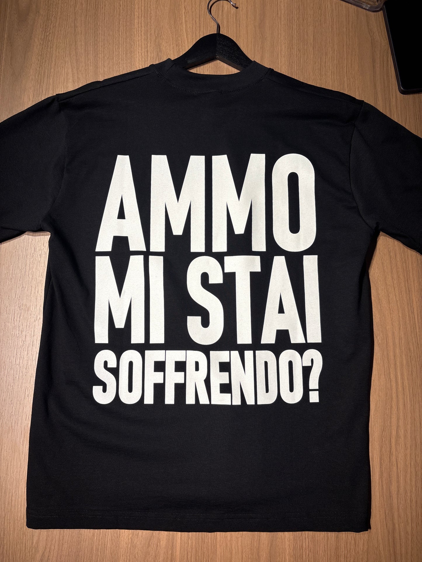 T-shirt uomo con scritta “AMMO”
